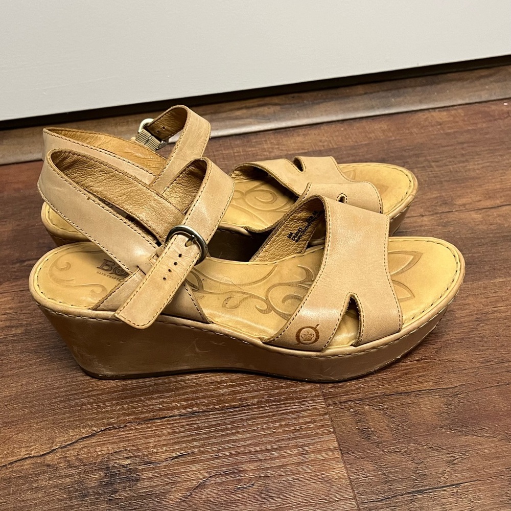 Born Beige Sandals Size 9 - Picture 4 of 10